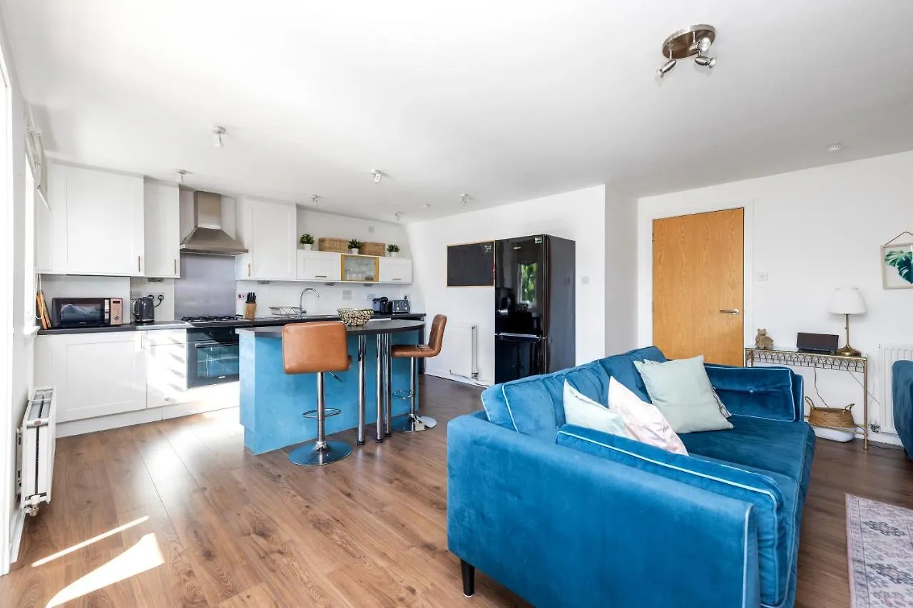אדינבורו Joivy Modern 2 Bed Flat Near Murrayfield Stadium 0*,  בריטניה
