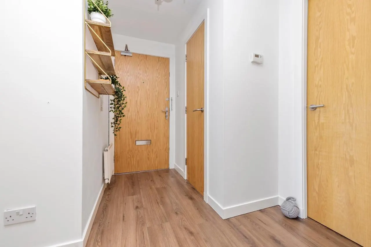אדינבורו Joivy Modern 2 Bed Flat Near Murrayfield Stadium 0*,